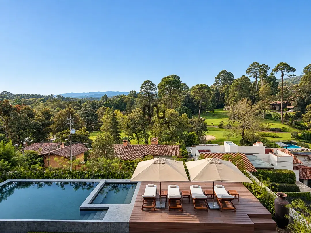 Casa en venta en Avandaro, Valle de Bravo — foto 1 de 47