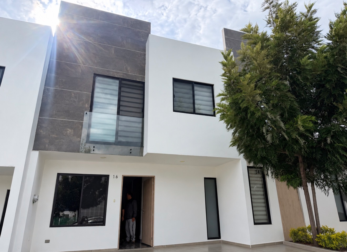 Casa en venta en Lomas de Angelópolis, San Andrés Cholula — foto 1 de 40