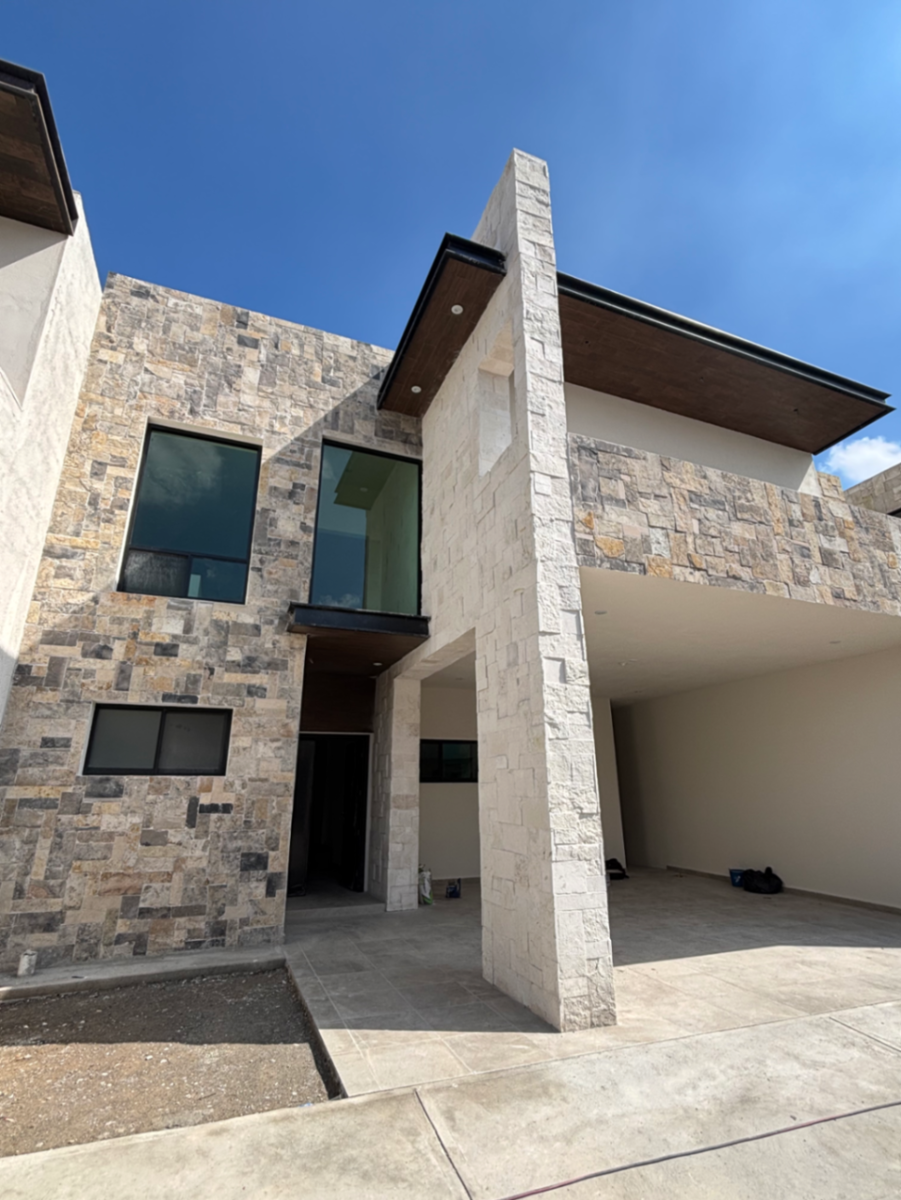 Casa en venta en Villas de San Fernando, Saltillo — foto 1 de 16