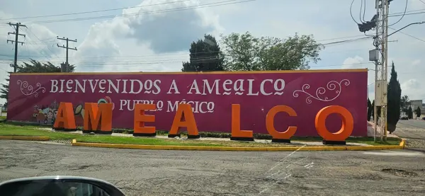 CASA EN VENTA EN AMEALCO CON VISTA AL BOSQUE