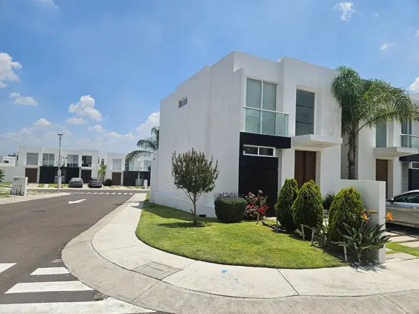 CASA VENTA EN CONDOMINIO EL REFUGIO QUERETARO