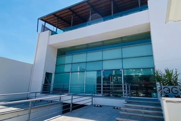 EDIFICIO COMERCIAL DE OFICINAS EN RENTA ALAMOS QUERETARO