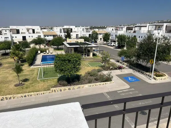Renta Casa Torre de Bugambilias, El Refugio Querétaro — foto 1 de 16