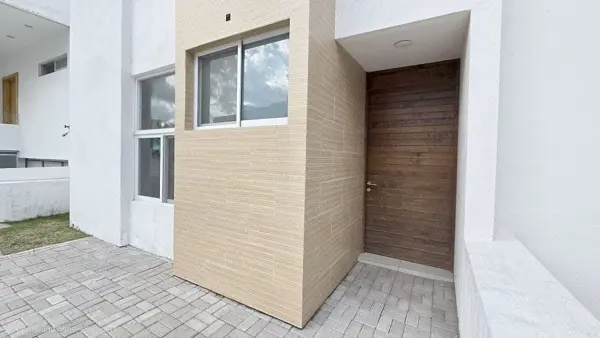 Casa en Venta de Un Solo Nivel en Grand Juriquilla, Querétaro — foto 1 de 27