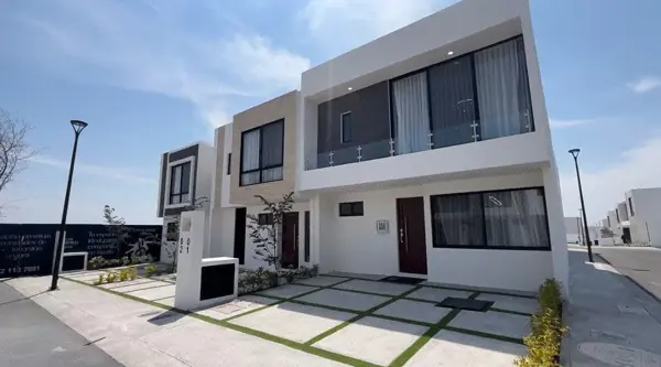 Casa Nueva en Venta Zire Queretaro — foto 1 de 28