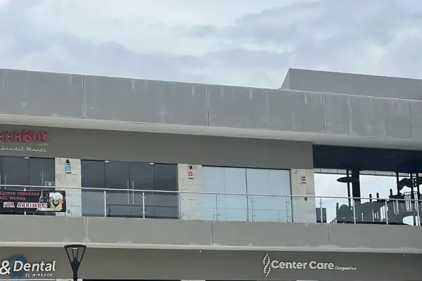 Local comercial en renta en Plaza Xentric Mirador. Queretaro