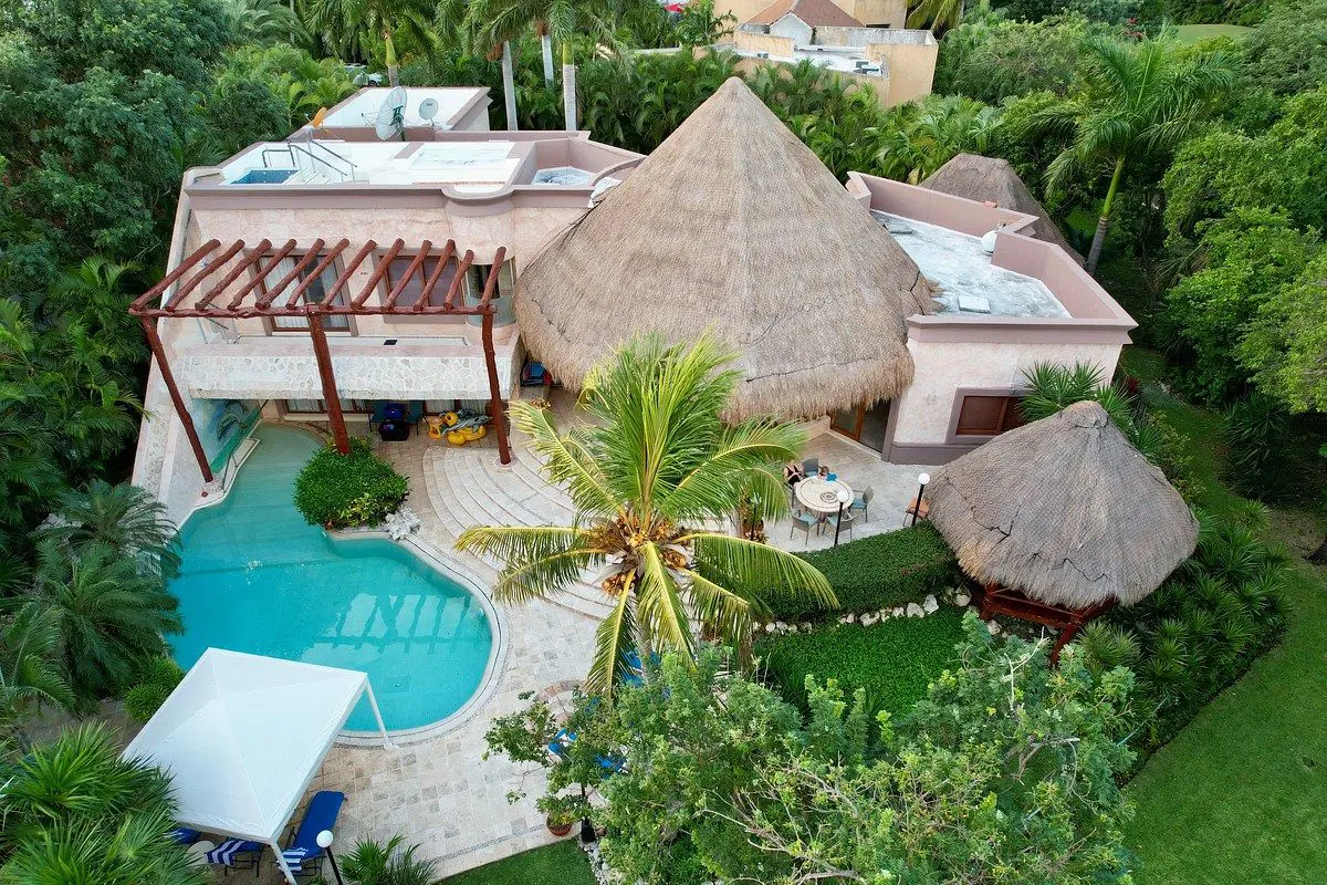 Casa en venta en Playacar Fase II, Playa del Carmen — foto 1 de 45
