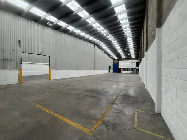 BODEGA INDUSTRIAL EN RENTA - PARQUE INDUSTRIAL BALVANERA