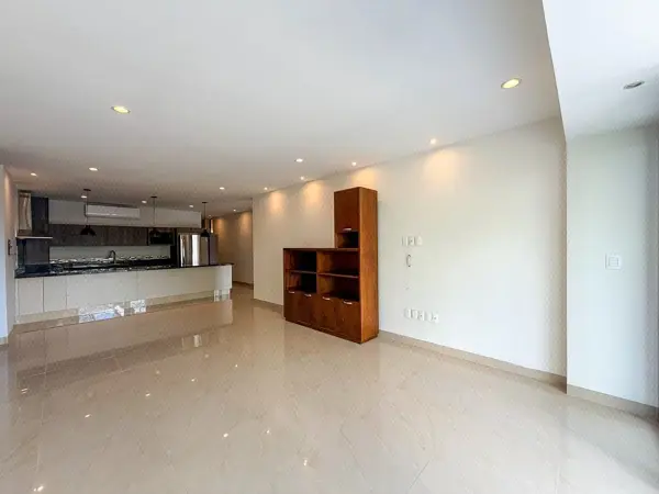 Departamento en Venta, 3 Habitaciones y Equipado Sobre Avenida Campestre Mérida — foto 1 de 19