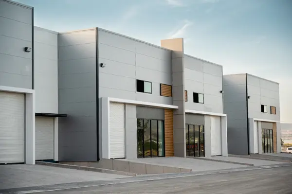 NAVE INDUSTRIAL 1,000 M² EN RENTA | FRENTE A PIQ | 7 M ALTURA | 10 TON/M² | SEGURIDAD 24/7