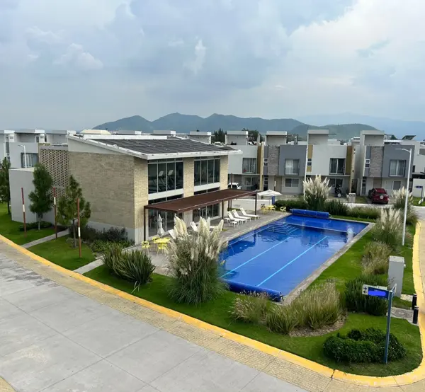 Preciosa casa 
Residencial albazur 
Tlajomulco