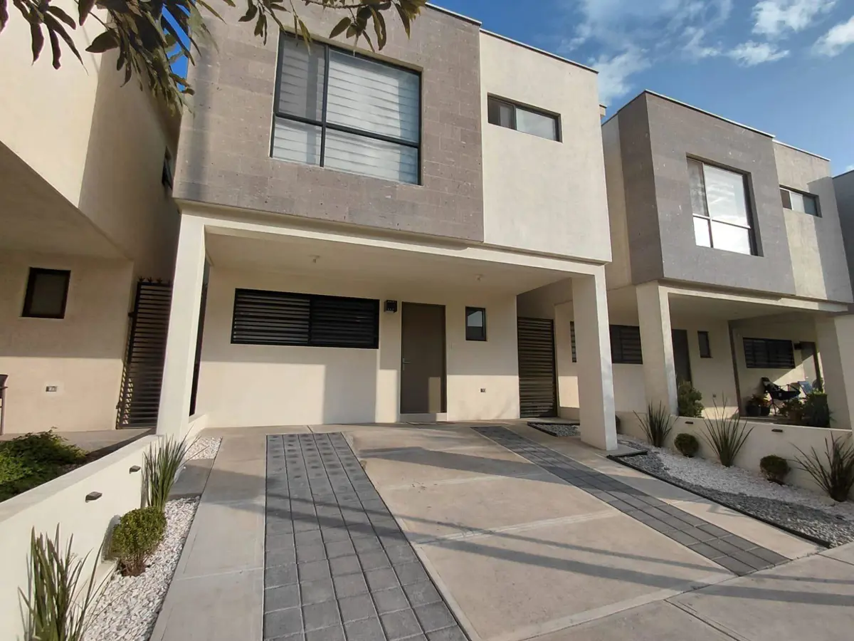 Casa en renta en Dominio Cumbres, García — foto 1 de 15