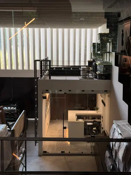 Oficina en Venta y Renta en Mérida, Yucatán, en Sodzil Norte de 3 pisos