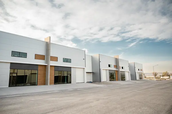 NAVE INDUSTRIAL 1,536 M² EN RENTA | FRENTE A PIQ | 7 M ALTURA | 10 TON/M² | SEGURIDAD 24/7