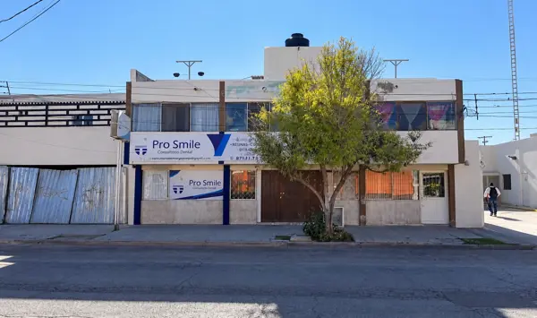 ¡OPORTUNIDAD DE INVERSIÓN EN EL CENTRO DE GÓMEZ PALACIO! Edificio con 2 departamentos y 2 locales