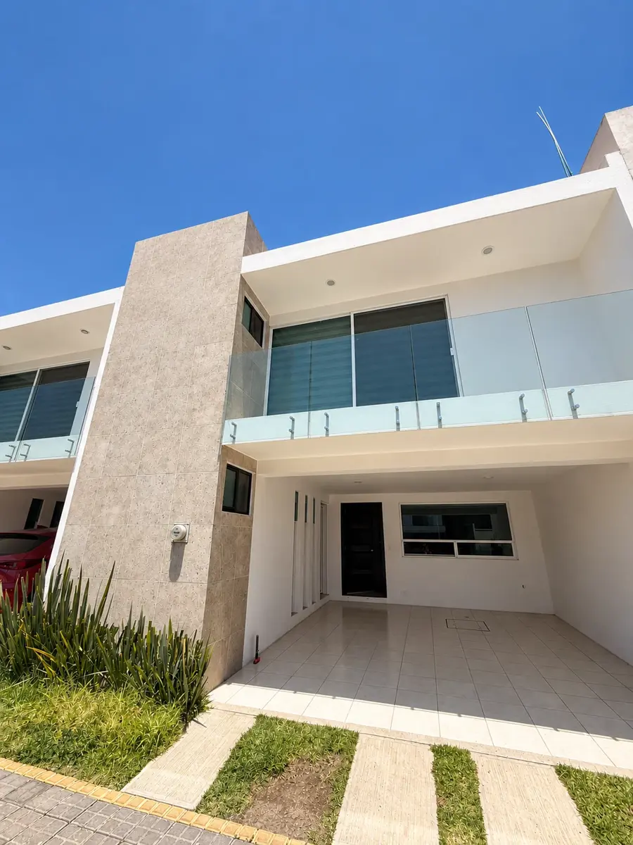 Casa en venta en Santa Barbara Almoloya, San Pedro Cholula — foto 1 de 32