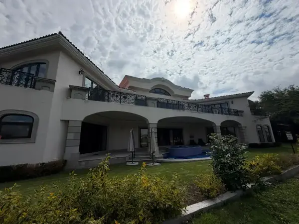 Casa en Renta en Hacienda El Campanario, Querétaro | Vista al Campo de Golf — foto 1 de 25