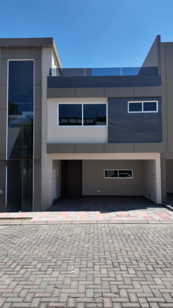 Casa en Venta en Arboreto, San Pedro Cholula, Puebla con Jardín y Roof Garden