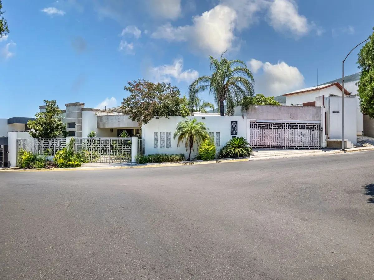 Casa en venta en Las Cumbres, Monterrey — foto 1 de 16