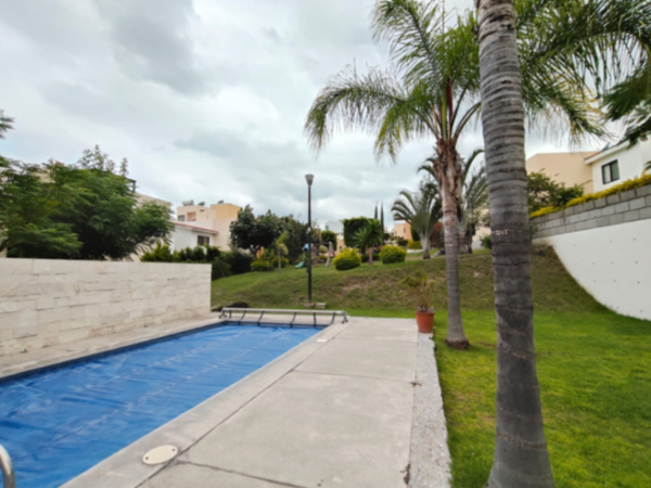 Casa en Renta en Privada con Alberca en Juriquilla, Querétaro