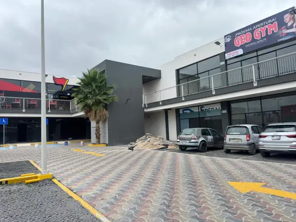 Local en renta en Satélite, Querétaro — foto 2 de 9