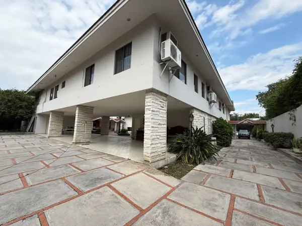 Terreno en Venta en Del Valle, San Pedro Garza García, Nuevo León 3
