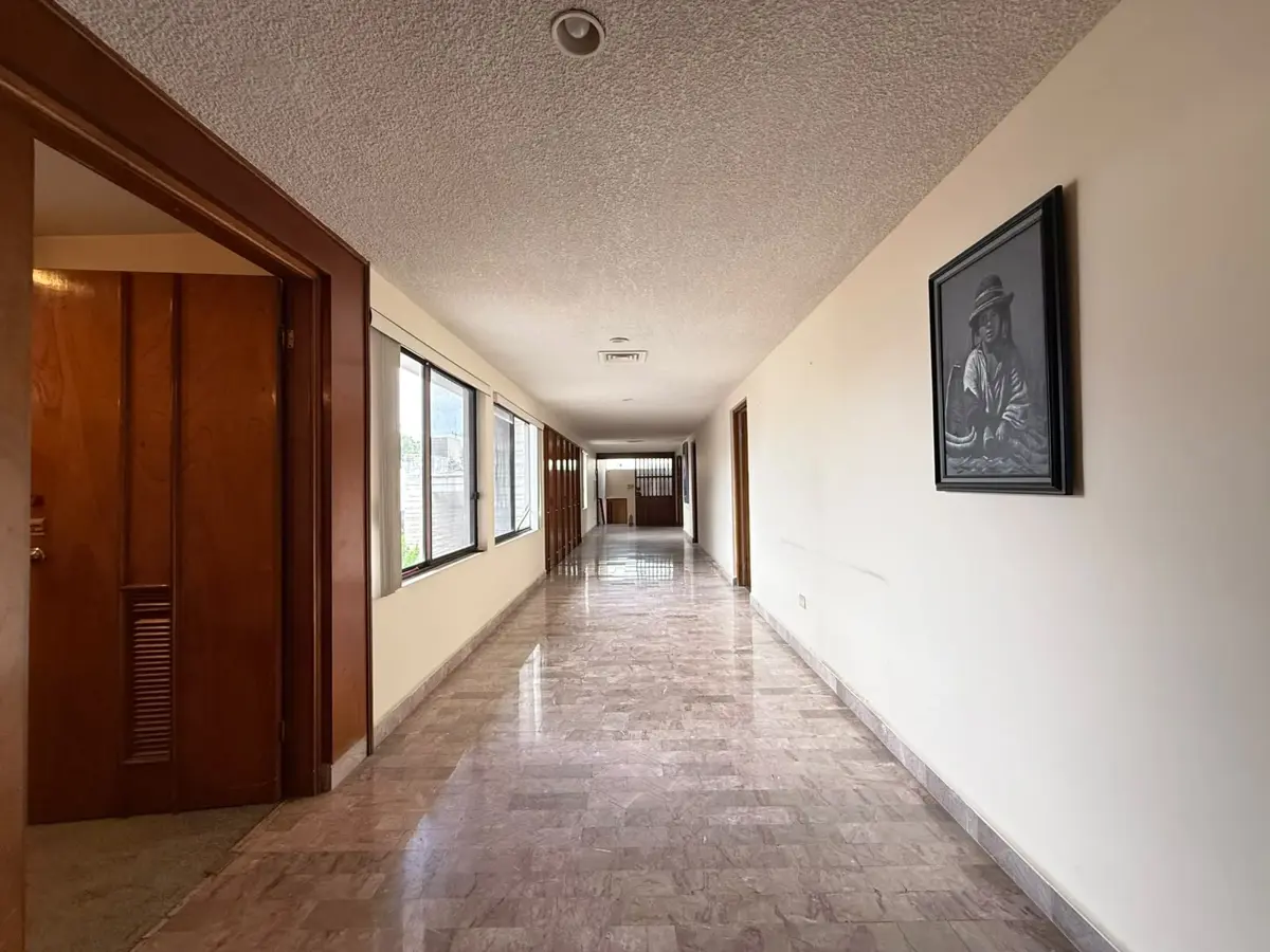 Casa en venta en Del Valle, San Pedro Garza García — foto 1 de 18