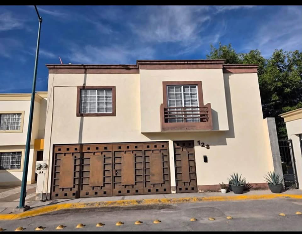casa en venta con alberca y departamento independiente — foto 1 de 30