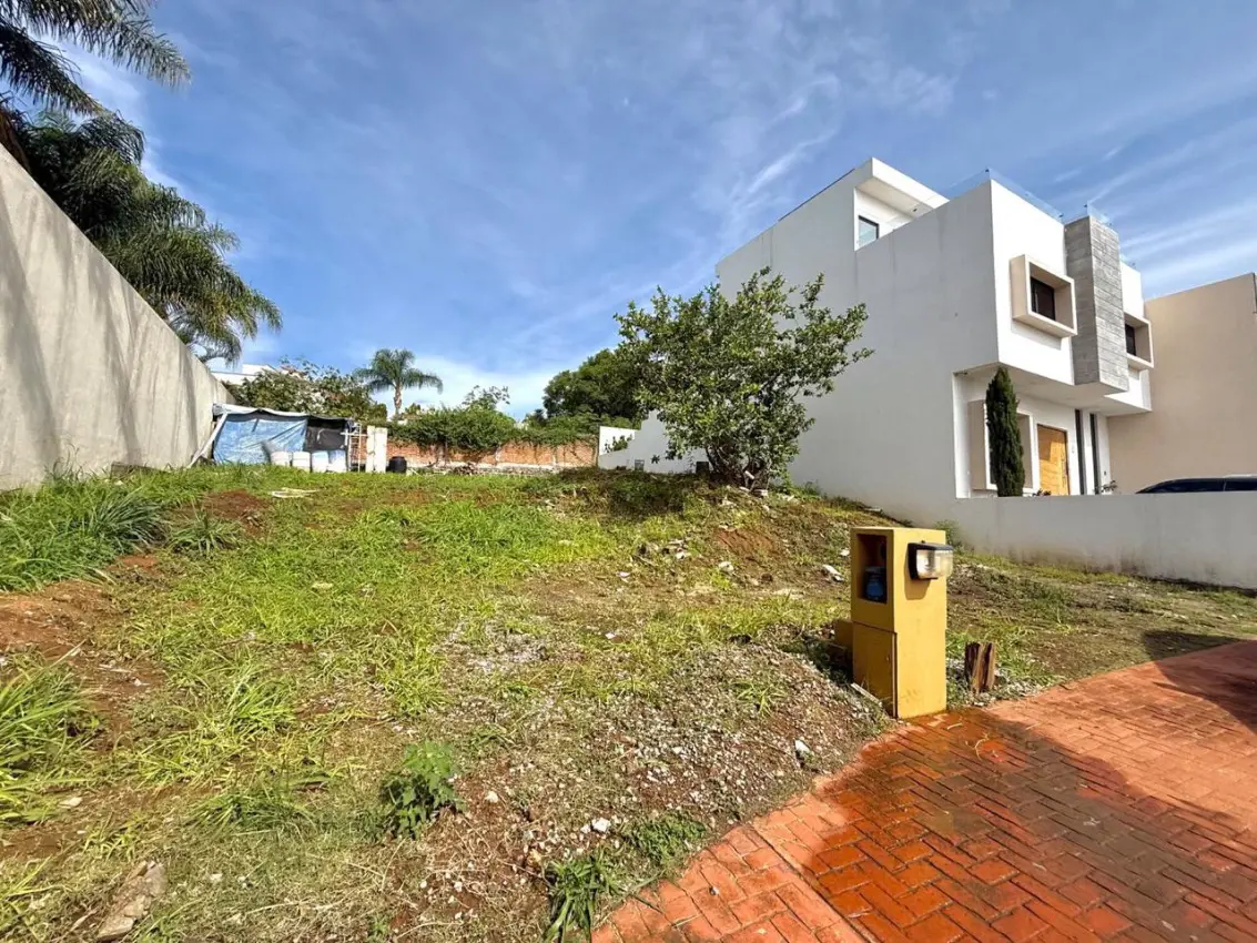 Terreno en venta en Lomas de Ahuatlán, Cuernavaca — foto 1 de 10