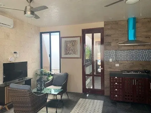 Hermoso Departamento en Planta Alta - Amueblado en Inmejorable Zona