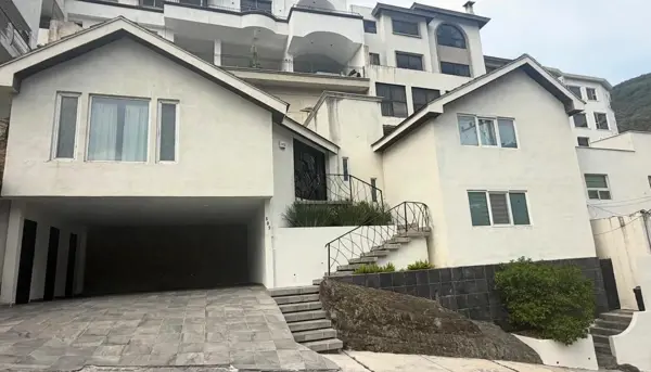 Casa en venta en Jardines de San Agustin, San Pedro Garza García, Nuevo León