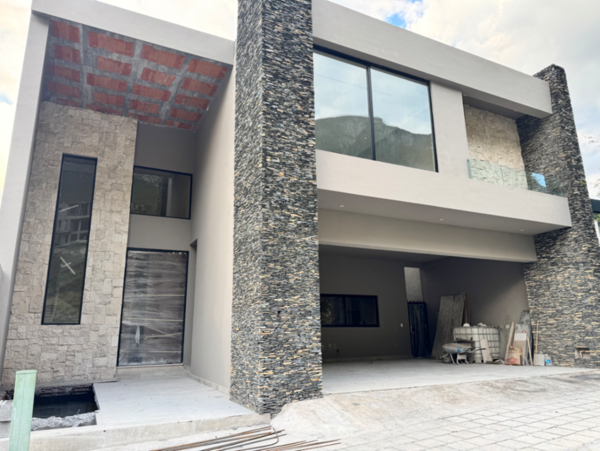 Casa en renta en Residencial Cordillera, Santa Catarina — foto 2 de 17