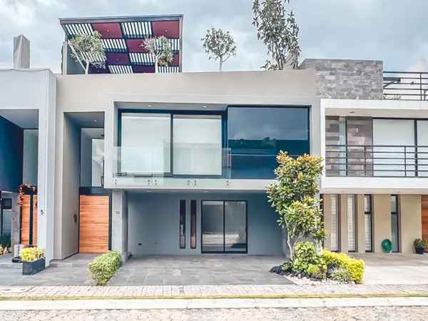 CASA EN VENTA EN LOMAS DE ANGELÓPOLIS III
