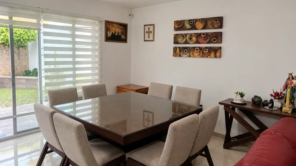 Casa en venta en El Cortijo, Irapuato — foto 1 de 28