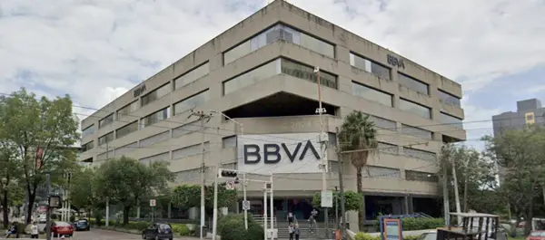 Edificio Comercial en Fraccionamiento Chapultepec Country