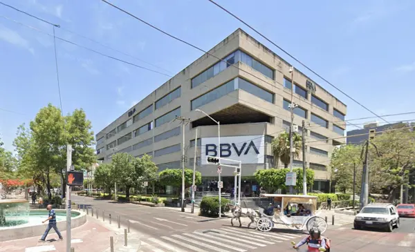 Edificio en venta en Fraccionamiento Chapultepec Country, Guadalajara — foto 2 de 8
