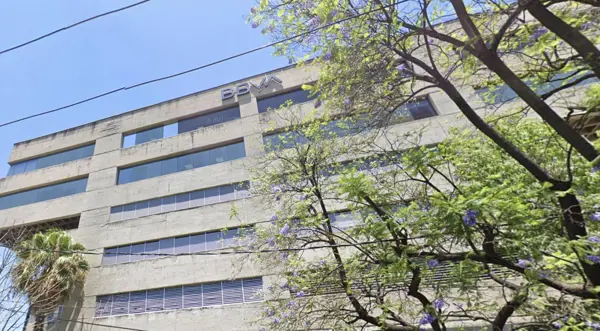 Edificio en venta en Fraccionamiento Chapultepec Country, Guadalajara — foto 3 de 8