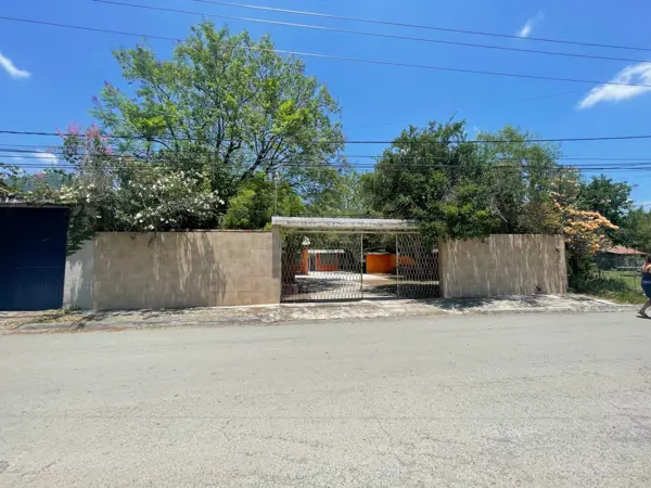 Quinta en Renta Cerca de Carretera Nacional — foto 1 de 9