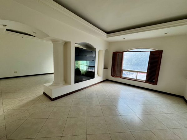 Casa en venta en Privanzas Quinto Sector, Monterrey — foto 2 de 9