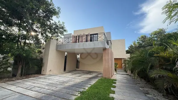Renta de Casa en Komchen en Privada — foto 1 de 34