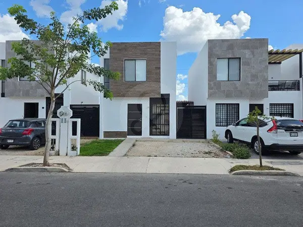 Casa en renta en Fraccionamiento Los Héroes 3 Recámaras — foto 1 de 24