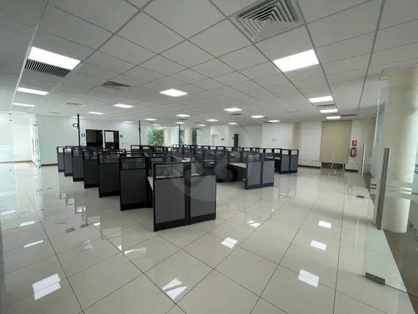Renta y Venta de Edificio 3 pisos de oficinas en García Ginerés