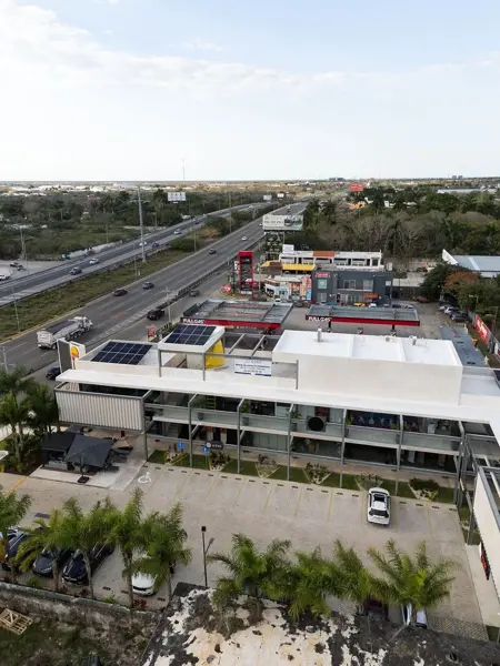 Renta de local de 187.5 m2 en Temozón Norte con seguridad — foto 1 de 15
