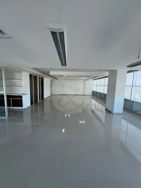 Renta de Oficina 145 m2 en Torre en Montecristo