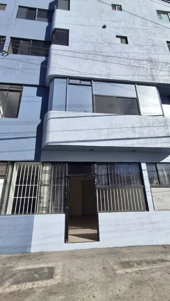 Se vende edificio en Zona Centro con 10 departamentos y 3 locales comerciales