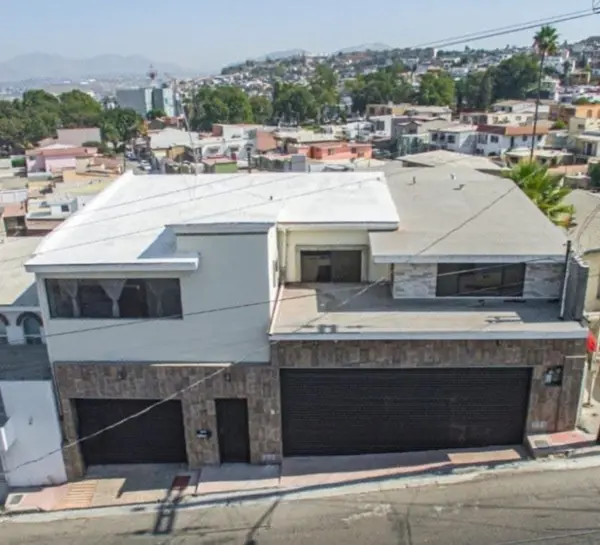 En venta, casa en Lomas Hipodromo — foto 1 de 17