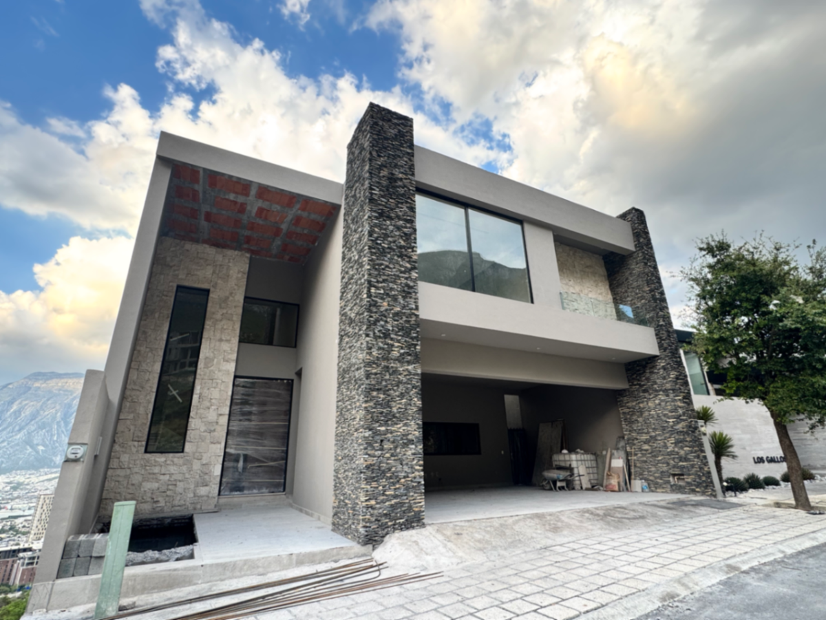 Casa en renta en Residencial Cordillera, Santa Catarina — foto 1 de 17
