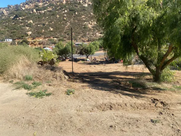 TERRENO A LINEA DE CARRETERA EN NUEVA HINDU TECATE