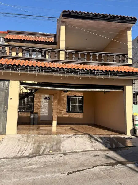 Propiedad con Gran Potencial — ¡dos Casas en Una! — foto 1 de 18
