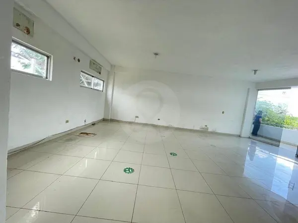 Renta de Local en Plaza Comercial de 52 m2 en Buenavista — foto 1 de 13